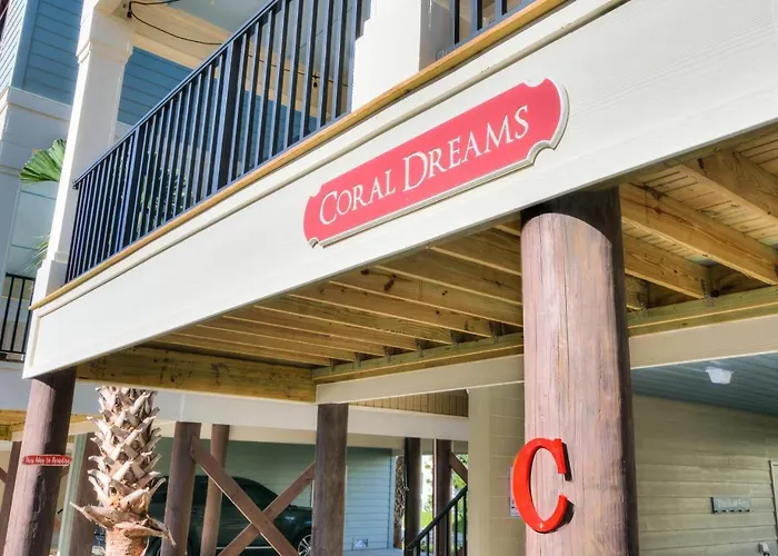 Holiday home Prime Coral Dreams Walk To Pool Pets Near The Hangout Parking