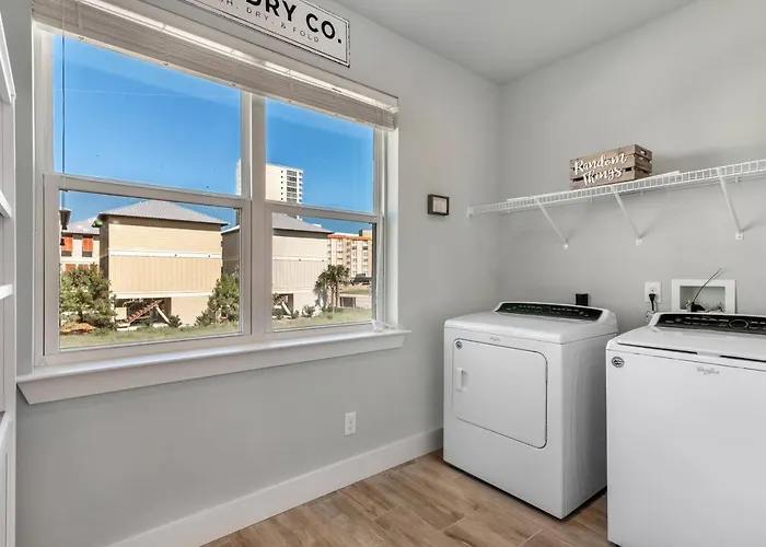 Holiday home Prime Coral Dreams Walk To Pool Pets Near The Hangout Parking *