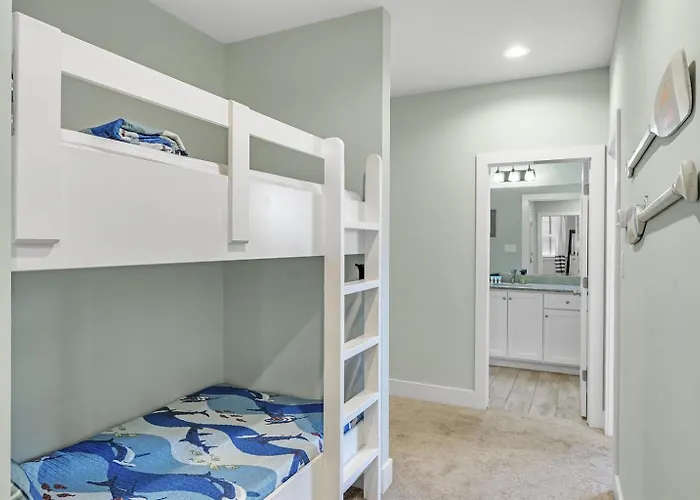 Holiday home Prime Coral Dreams Walk To Pool Pets Near The Hangout Parking Gulf Shores