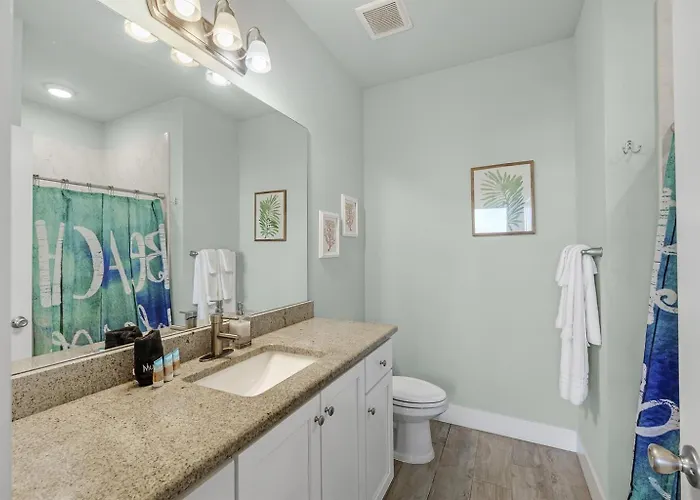 Prime Coral Dreams Walk To Pool Pets Near The Hangout Parking Holiday home *
